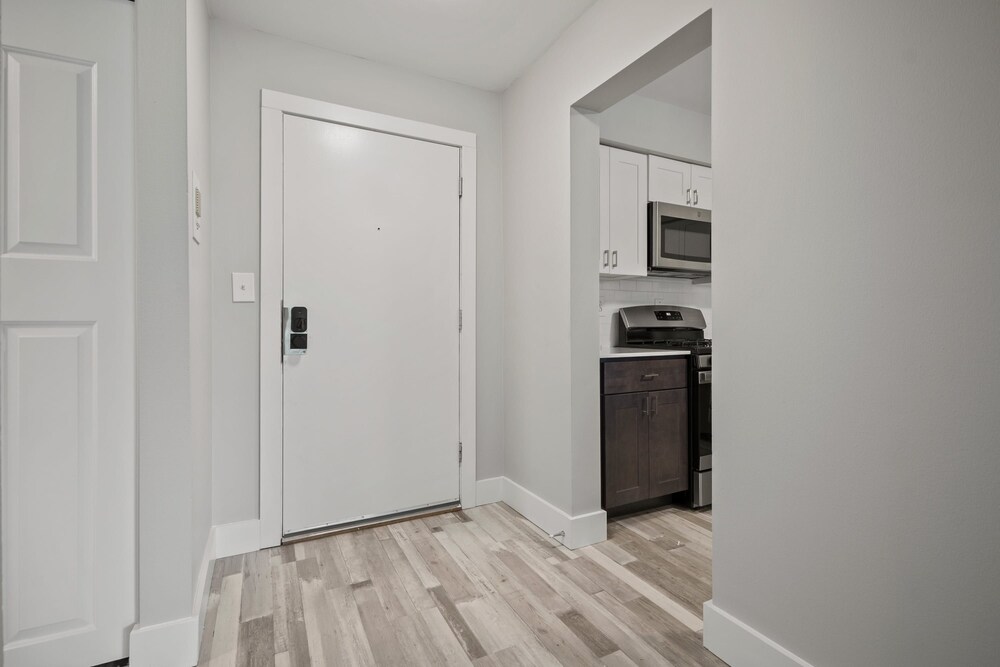 2BR Stay Close to Downtown