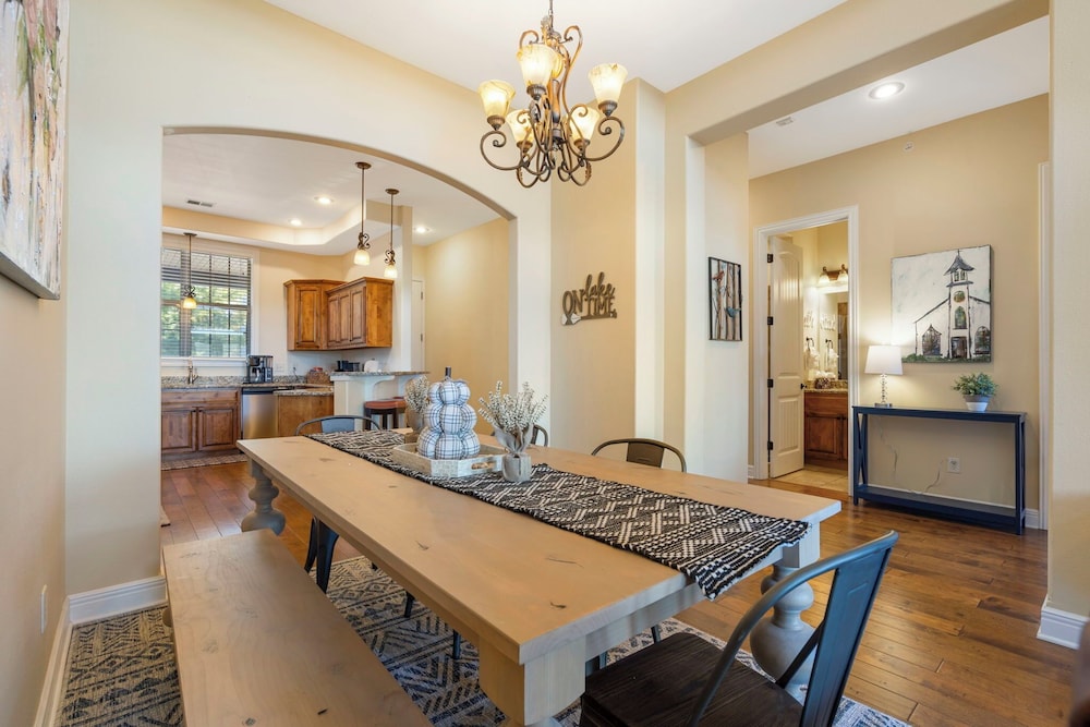 Luxury Penthouse - Amazing Views! Near Sdc!