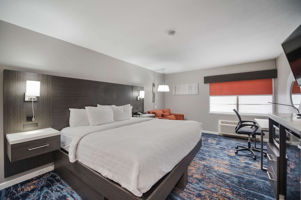 Marshall Vacations - Clarion Pointe Marshall - Property Image 4