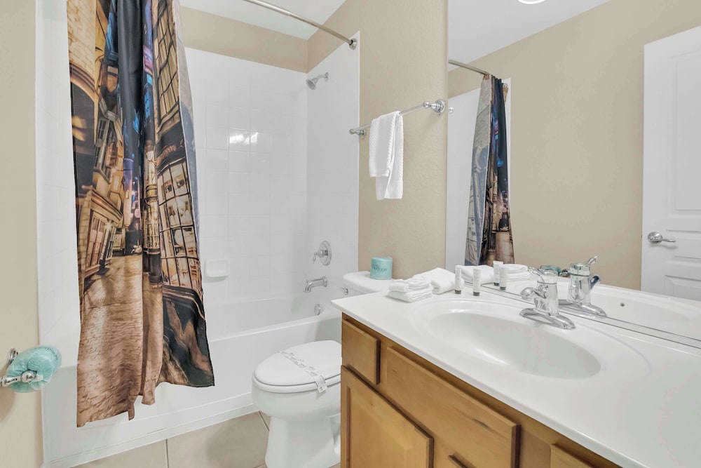 Disney Retreat w/ Wizard & Galaxy Rooms