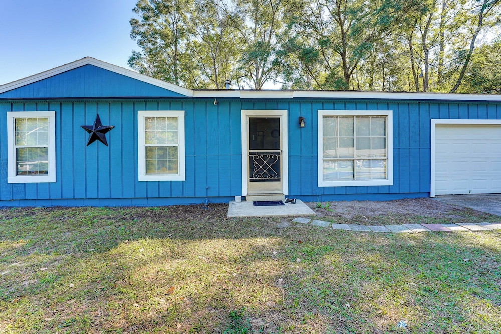 Kayak, Snorkel & More: Quiet Home in High Springs!