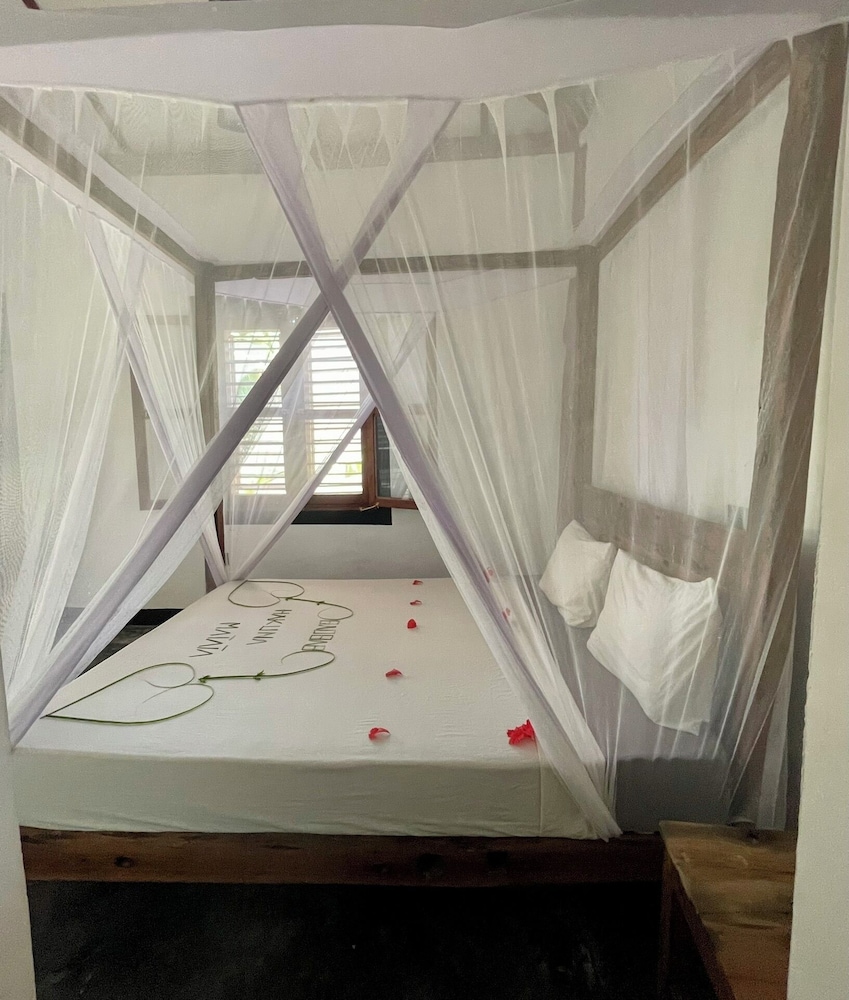 Baobab Bungalows