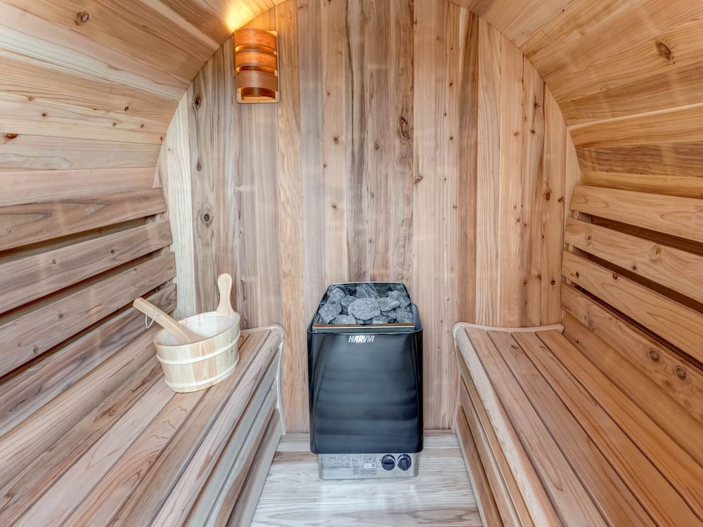 Heers Retreat With Sauna