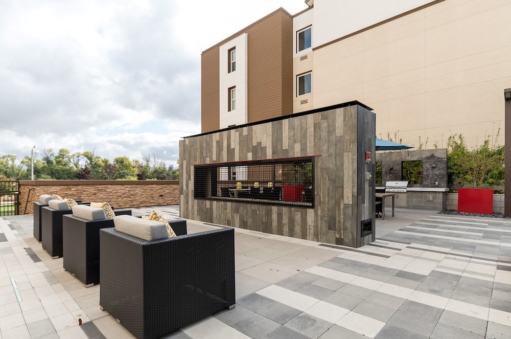 Bluebird Suites in Silicon Valley