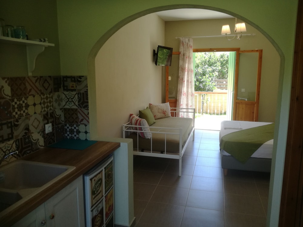 Kallisti Seaside Studios Skopelos