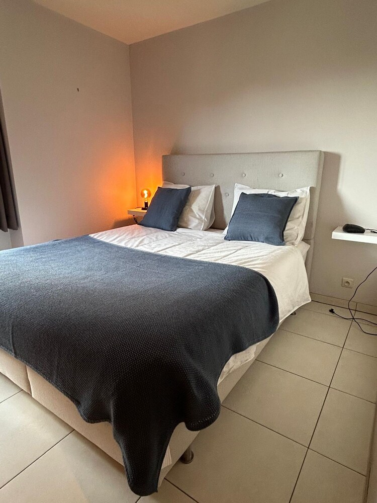 Huswell - Spacious 3-bedroom Duplex Apartment