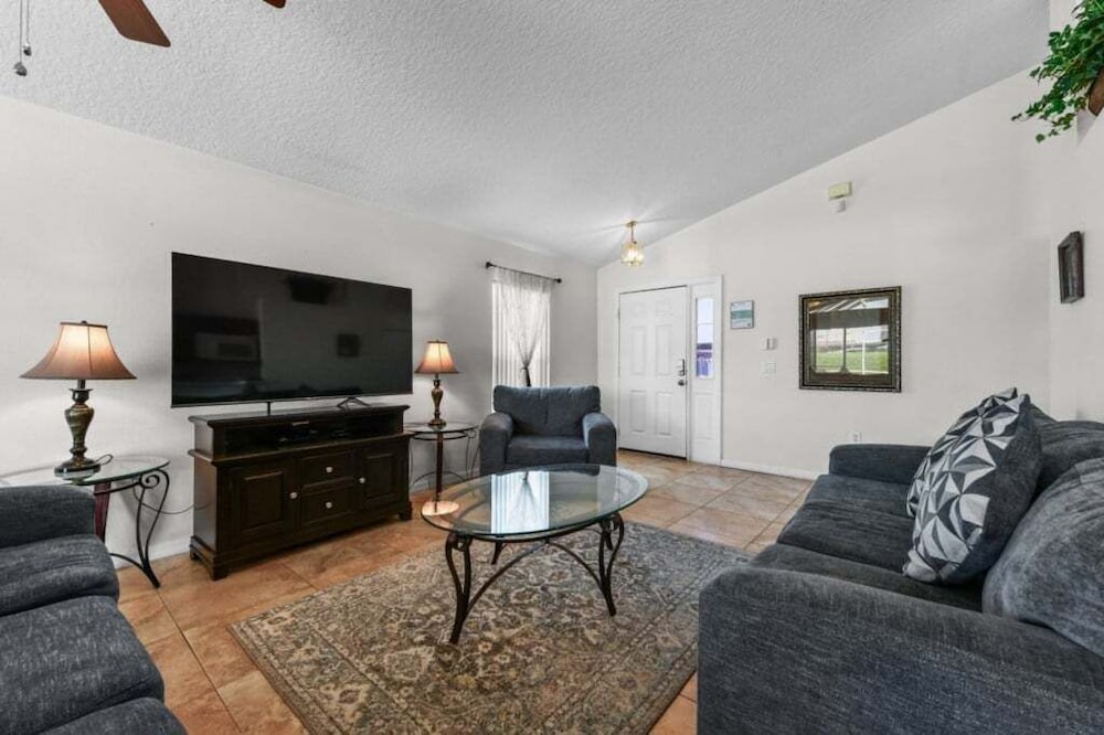 Cozy 4br Pool Home W/ Game Room Near Disney 4 Bedroom Villa