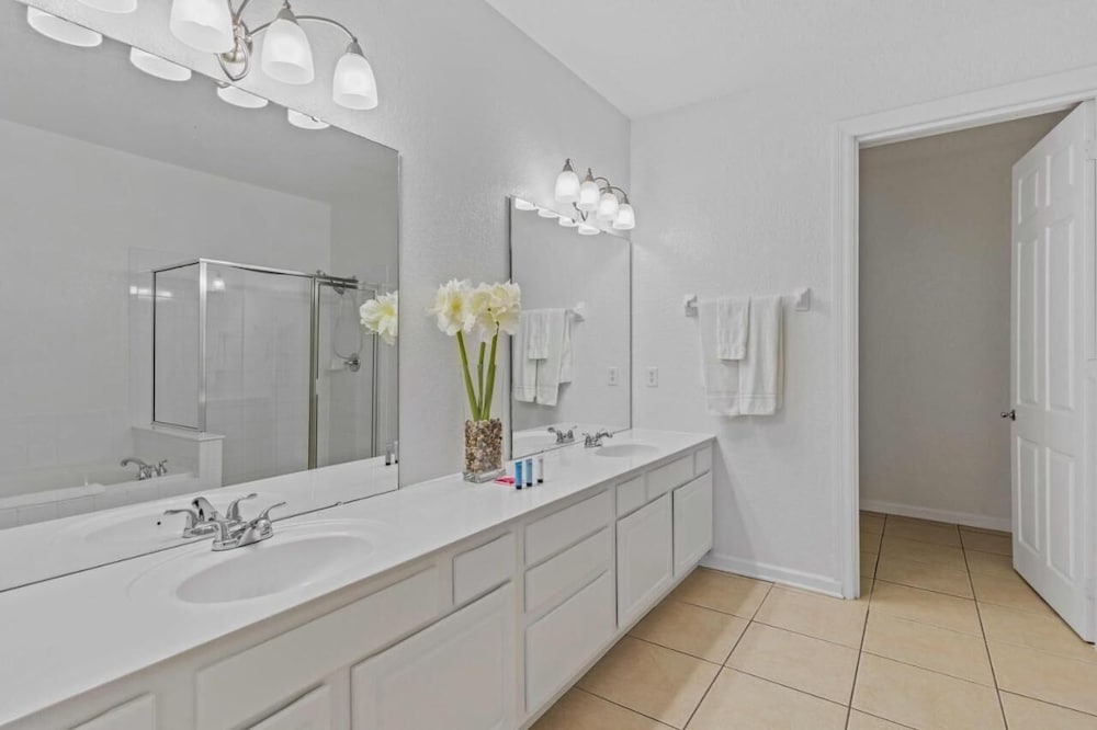 Vista Cay Swanky