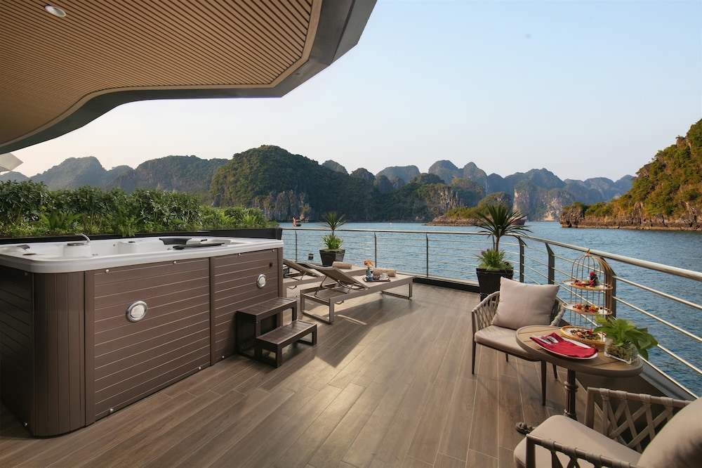 Calista Luxury Cruise
