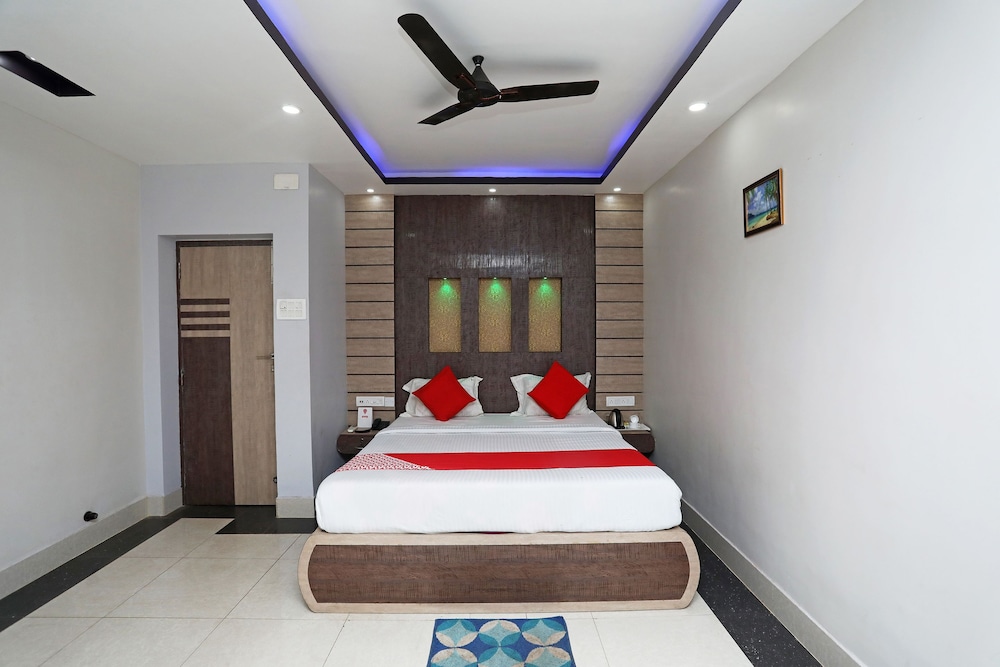 OYO 25006 Hotel Tr Palace view 3