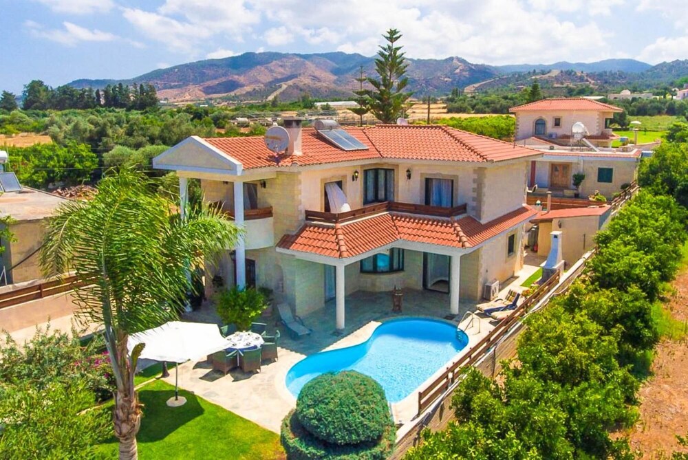 Villa Charianna Large Private Pool Walk to Beach Sea Views A C Wifi Car Not Required Eco-frie - 1985 view 3