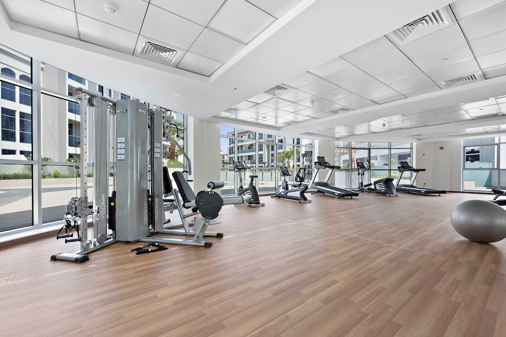 Spacious Studio in Art Gardens Gym Pool