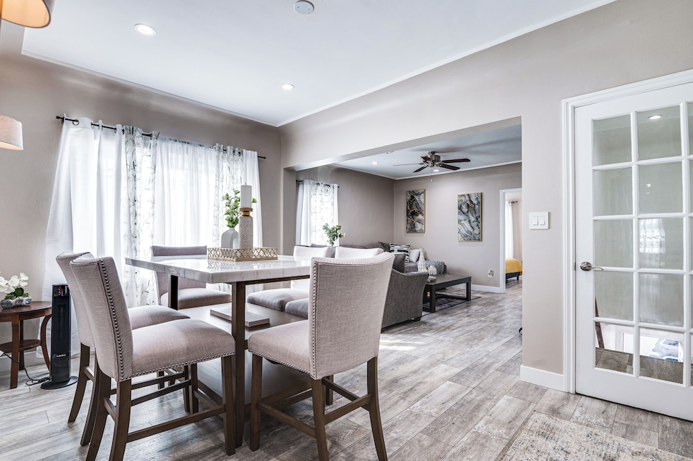 7 Mi to Downtown: East Los Angeles Apartment