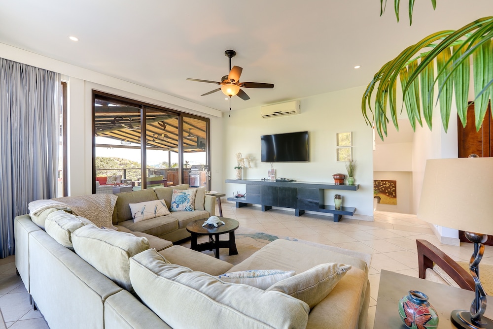 Luxury Home w/ Views & Infinity Pool: Near Beach!