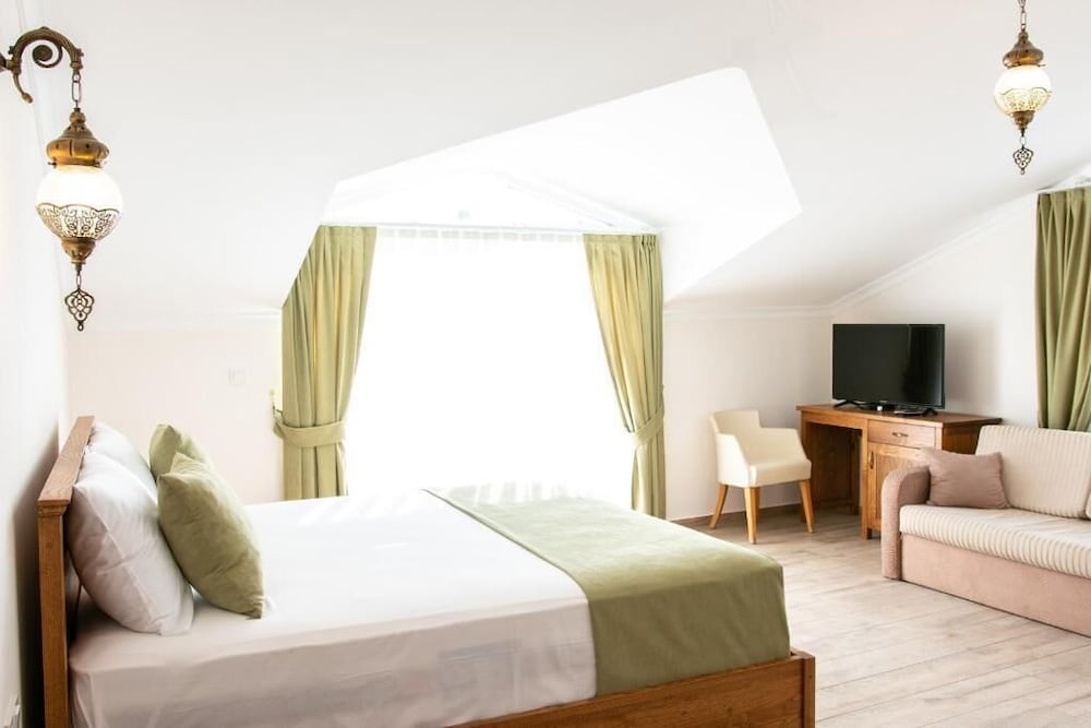 Infinity Ruby Hotel - Image 60