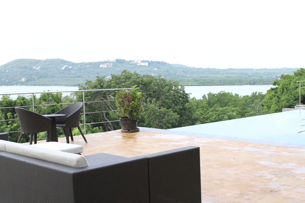 Ocean Suites Boutique Hotel