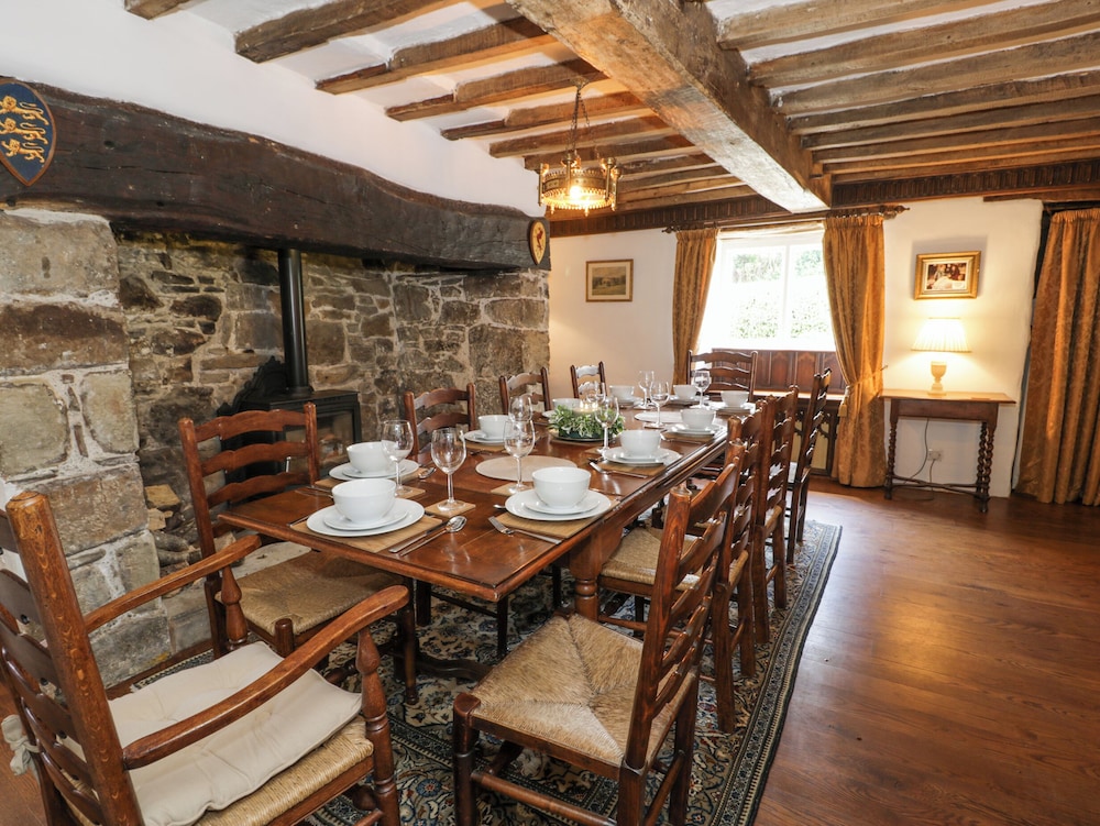 Pentre Hall