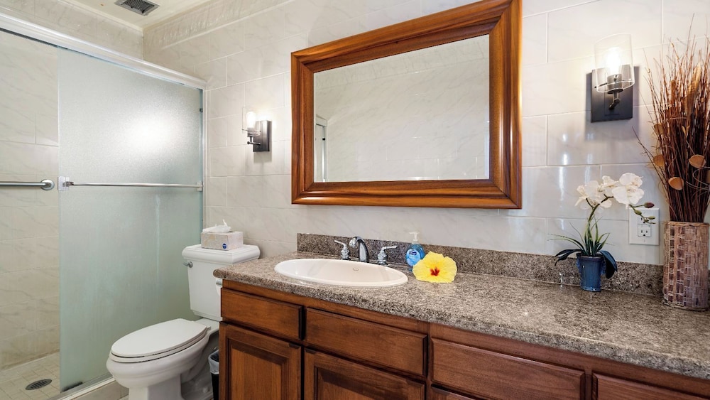 Direct Ocean Front - Close to Town - AC - Upper Floor- Vrkcv