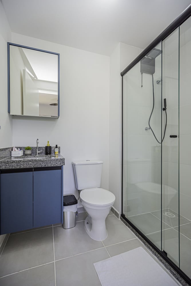 Loft com Smart Lock e Varanda no Bresser