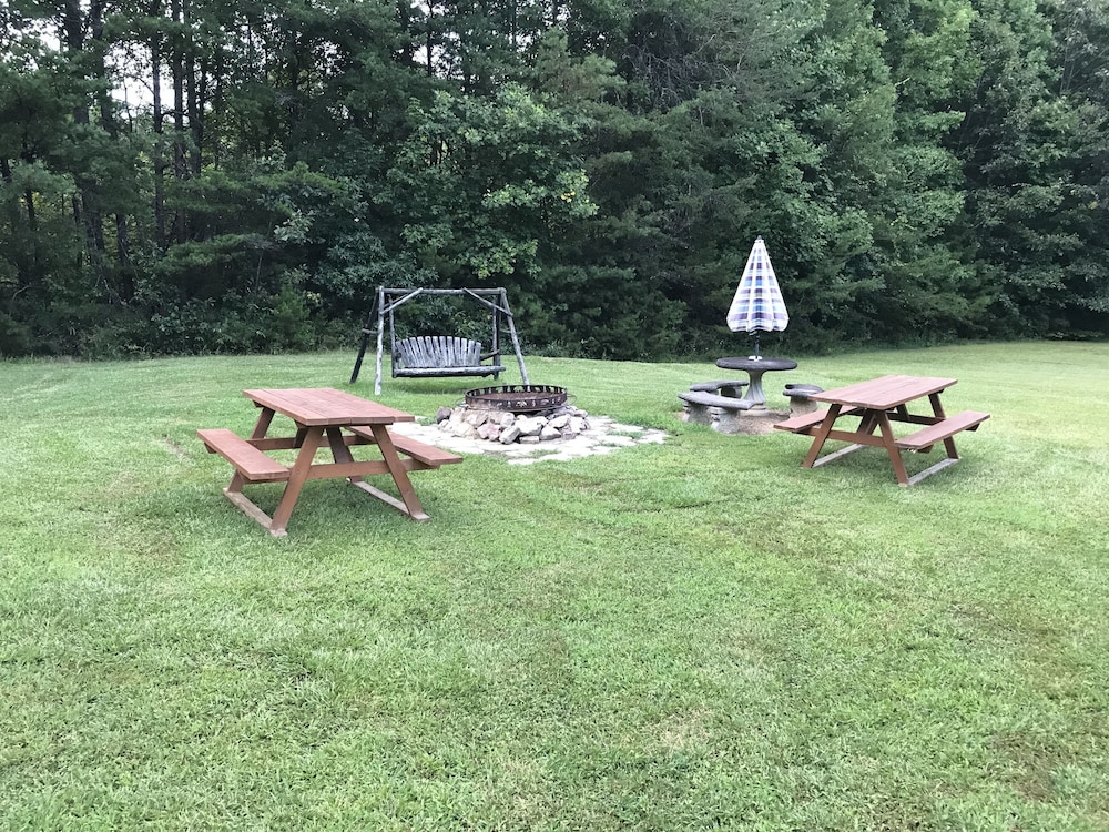 Nacoochee Valley Lodge