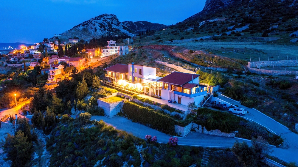 Mavi Keci Otel