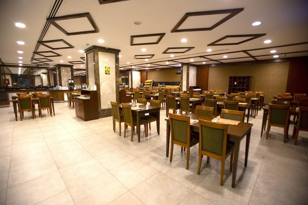 The Green Park Merter - Image 28