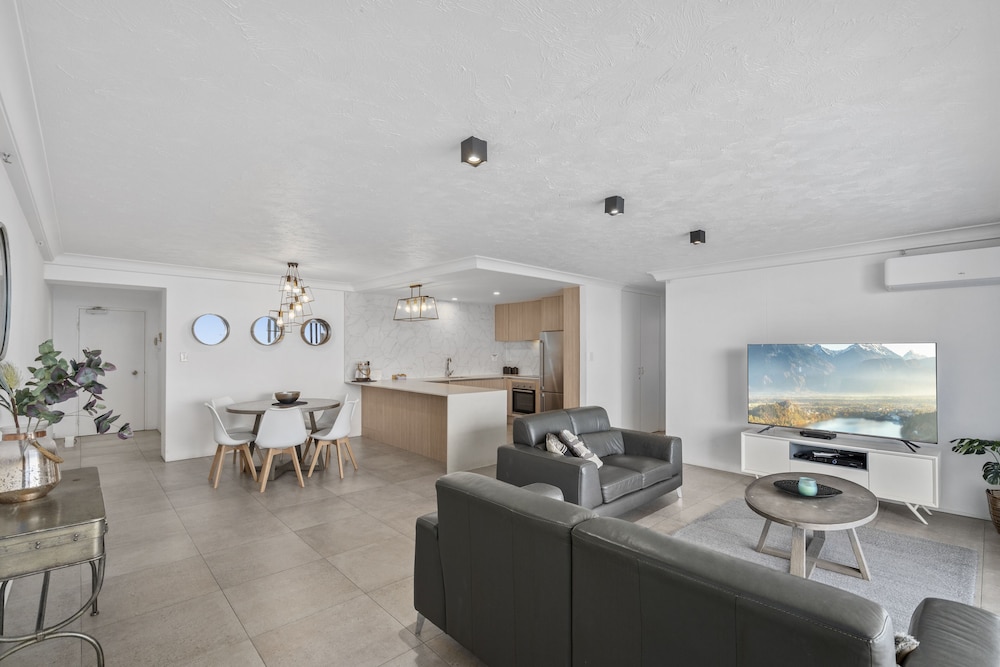 Peninsula Resort - Private Apartments