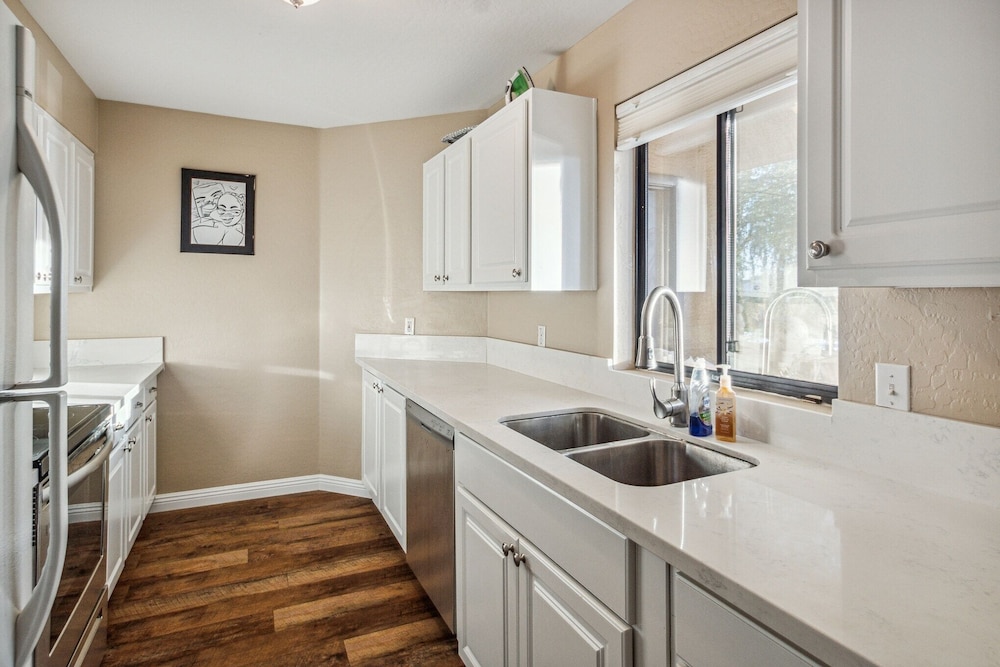 Cozy Chandler Condo 1 Bedroom Condo by Redawning view 5