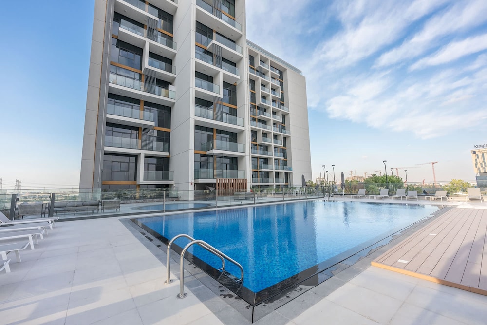 Modern Aesthetic 1-bedroom Apartment in Dubai Hills