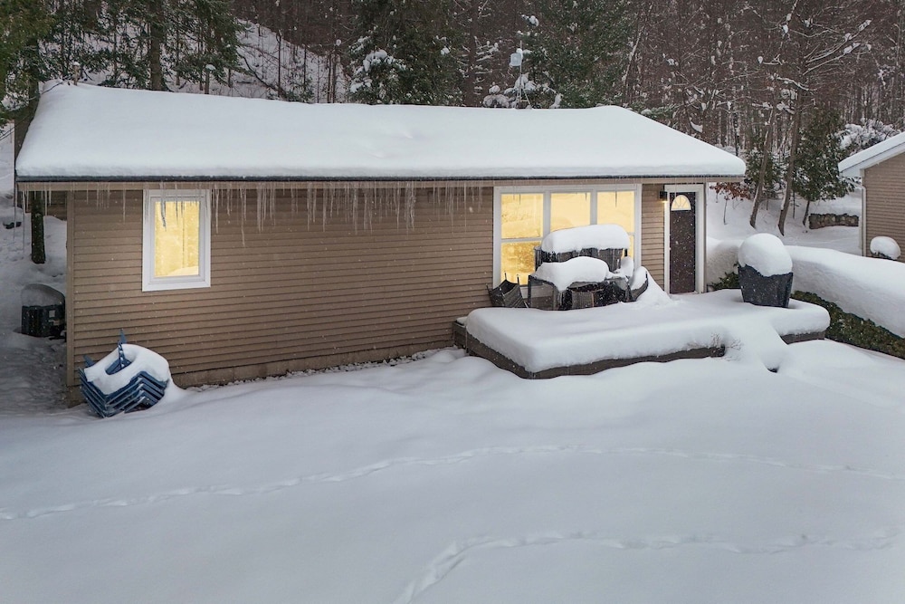 Beautiful Torch Lake House With Beach Access 2 Bedroom Home