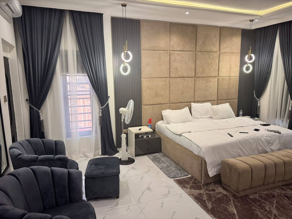 Serene Oasis in Lagos - Private Pool & Relaxing Ambiance