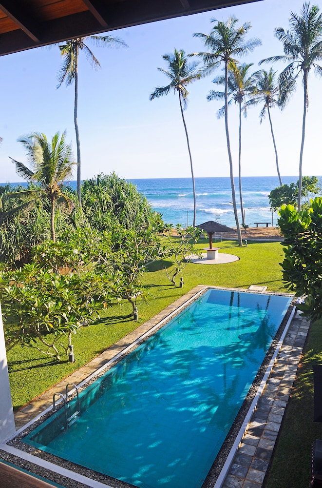 Mirissa Beach Villa