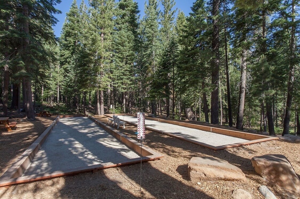 Lake Tahoe Vacations - Golden Ski Getaway - Property Image 6