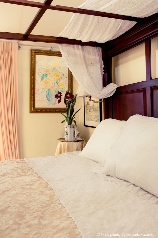 Cliff Crest Bed & Breakfast