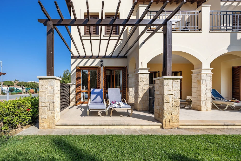 Aa02 Adjacent to Aphrodite Hills- Communal Pool, Garden