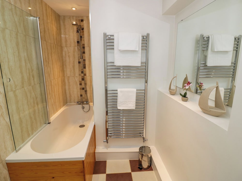Fenny Marina Cottage