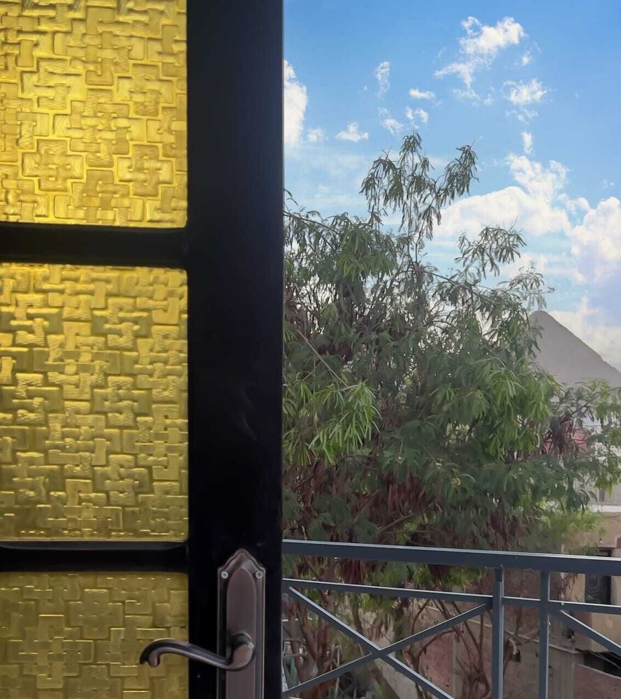pyramids sun light view inn
