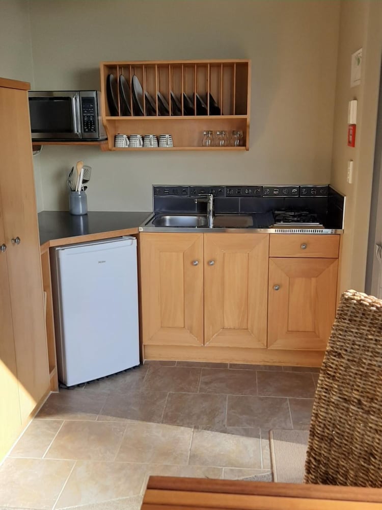 Ohiwa Beach Apartments Motel