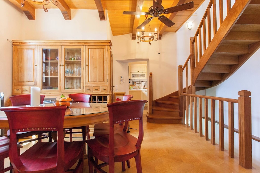 Luxurious Venetian 3 Floor House in the old Port