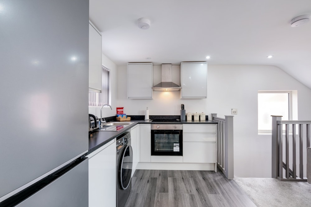 Newly Converted 3 Bed Apt. in Hounslow