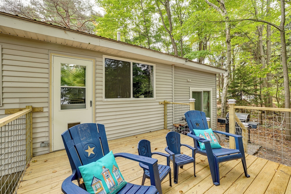 Walk to Lake Hamlin: Cottage Near Boat Launch