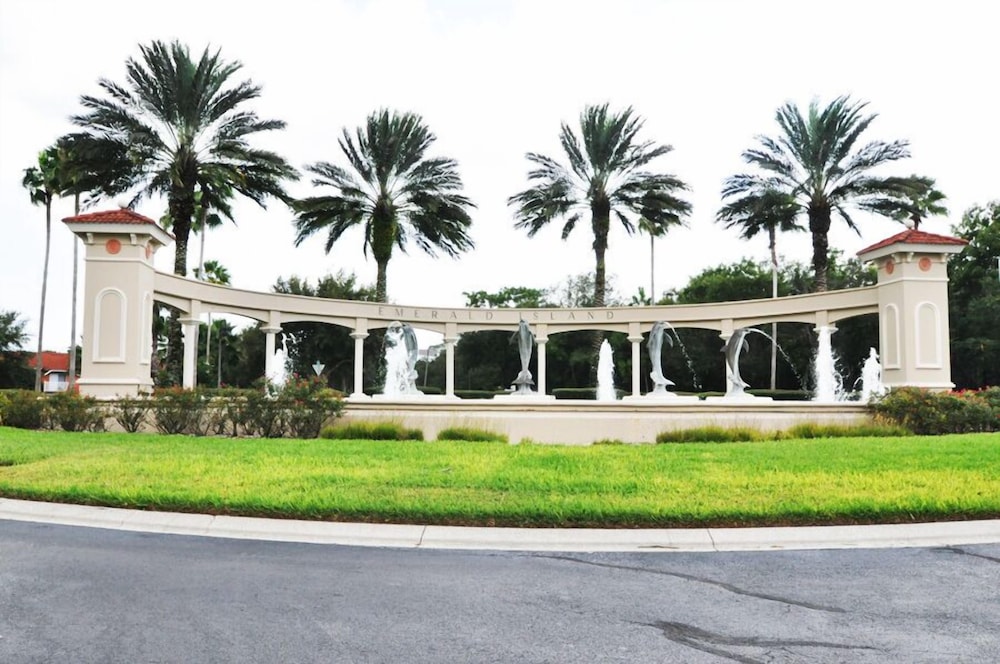 Emerald Island #4 - 7 Bed 6 Baths Villa