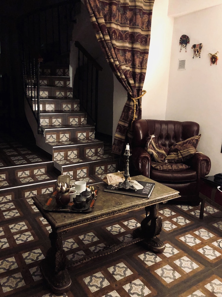 Cozy House Sleeps 2 With Pet Friendly Option