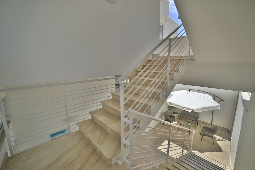 Riviera Luxury Rooms