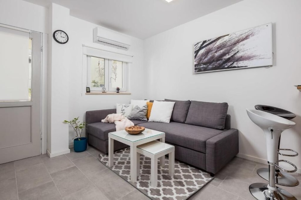 Apartments Bako