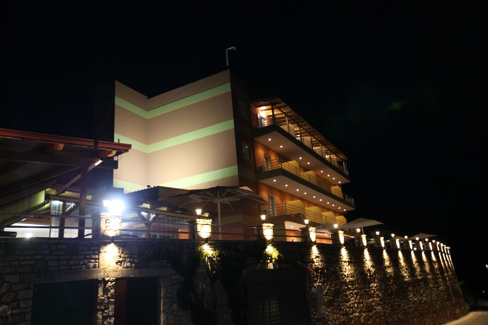Karos Hotel Llaman