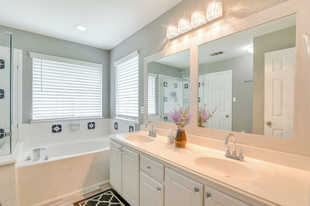 Modern + Spacious: Family Home w/ Yard in Houston!