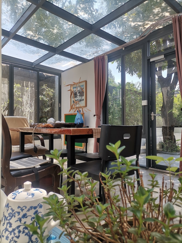 Serenity Courtyard Hotel