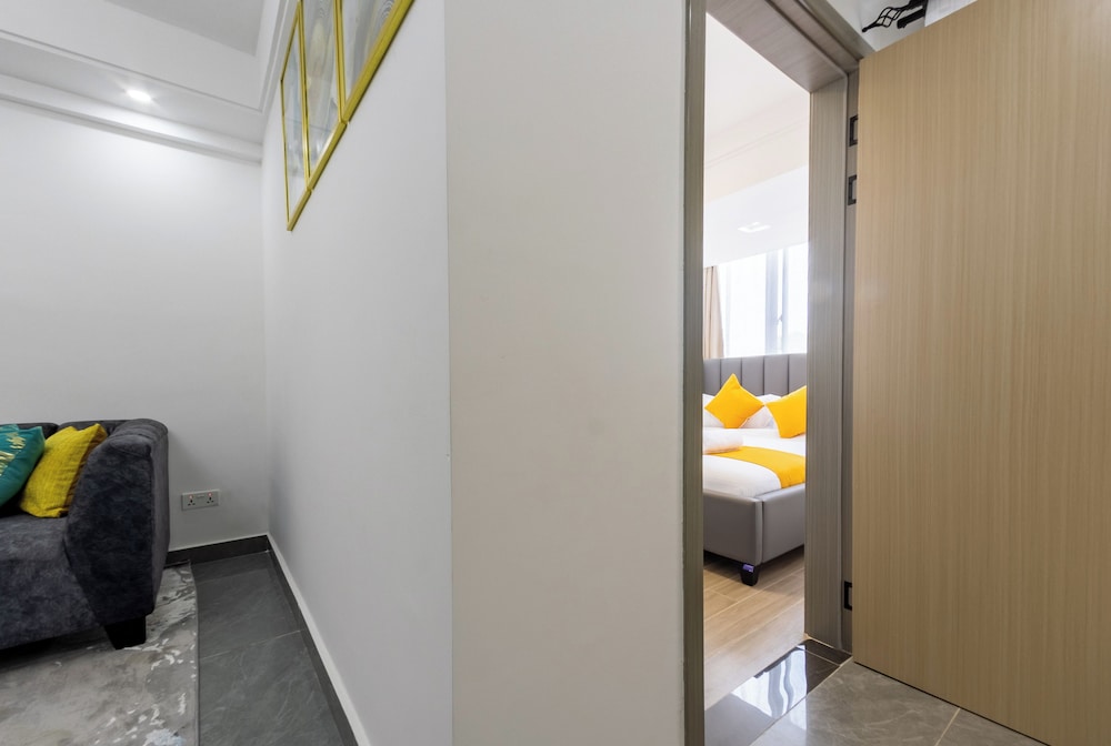 Erica Suites - Riverside 1BR Apartments