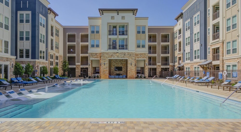 Landing Twin Creeks Apartments